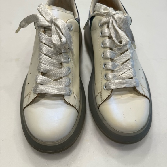 Alexander McQueen Men’s Oversized Sneaker White Iridescent EU 42 US 9 - Picture 9 of 16